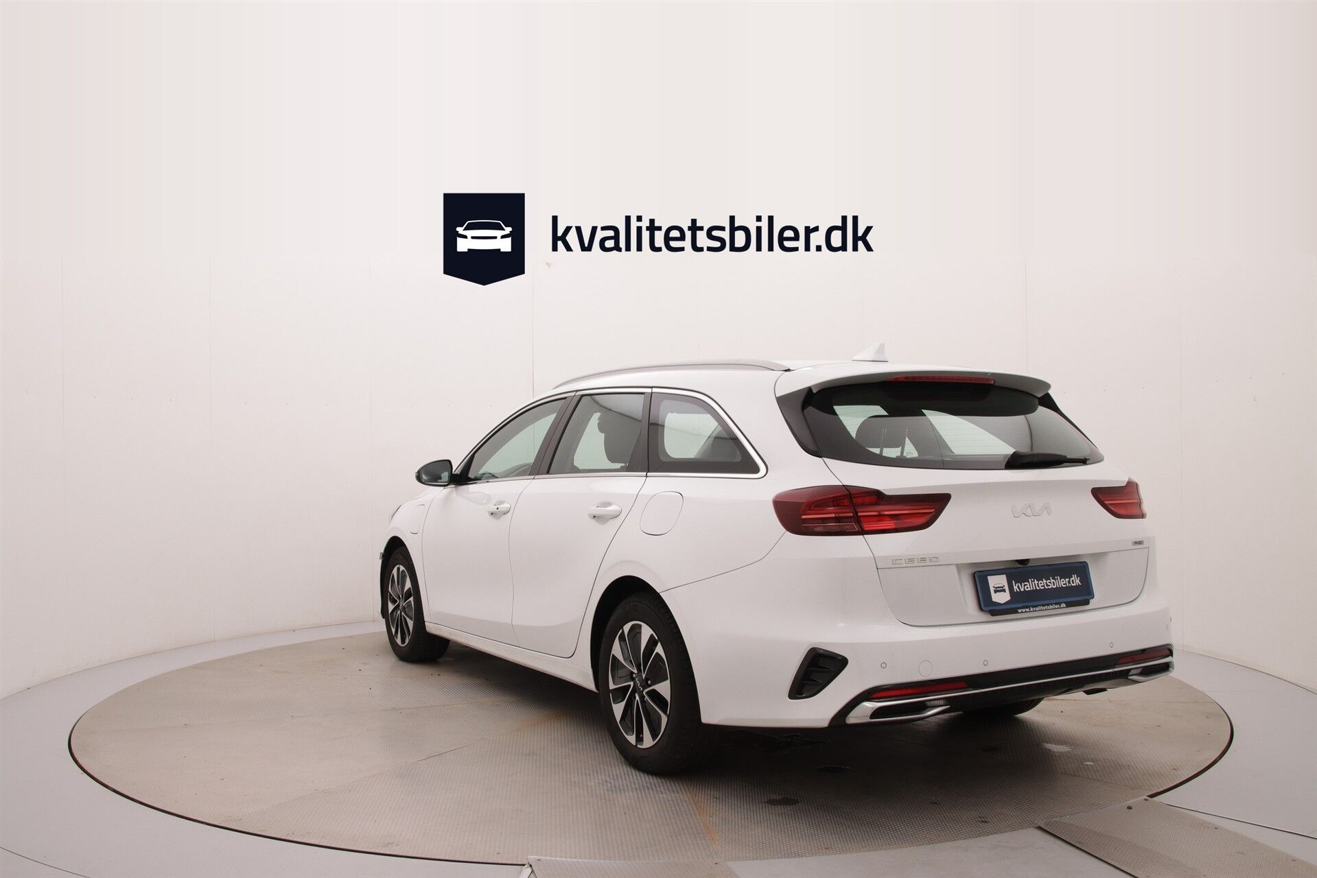Hvid Kia Ceed fra 2023