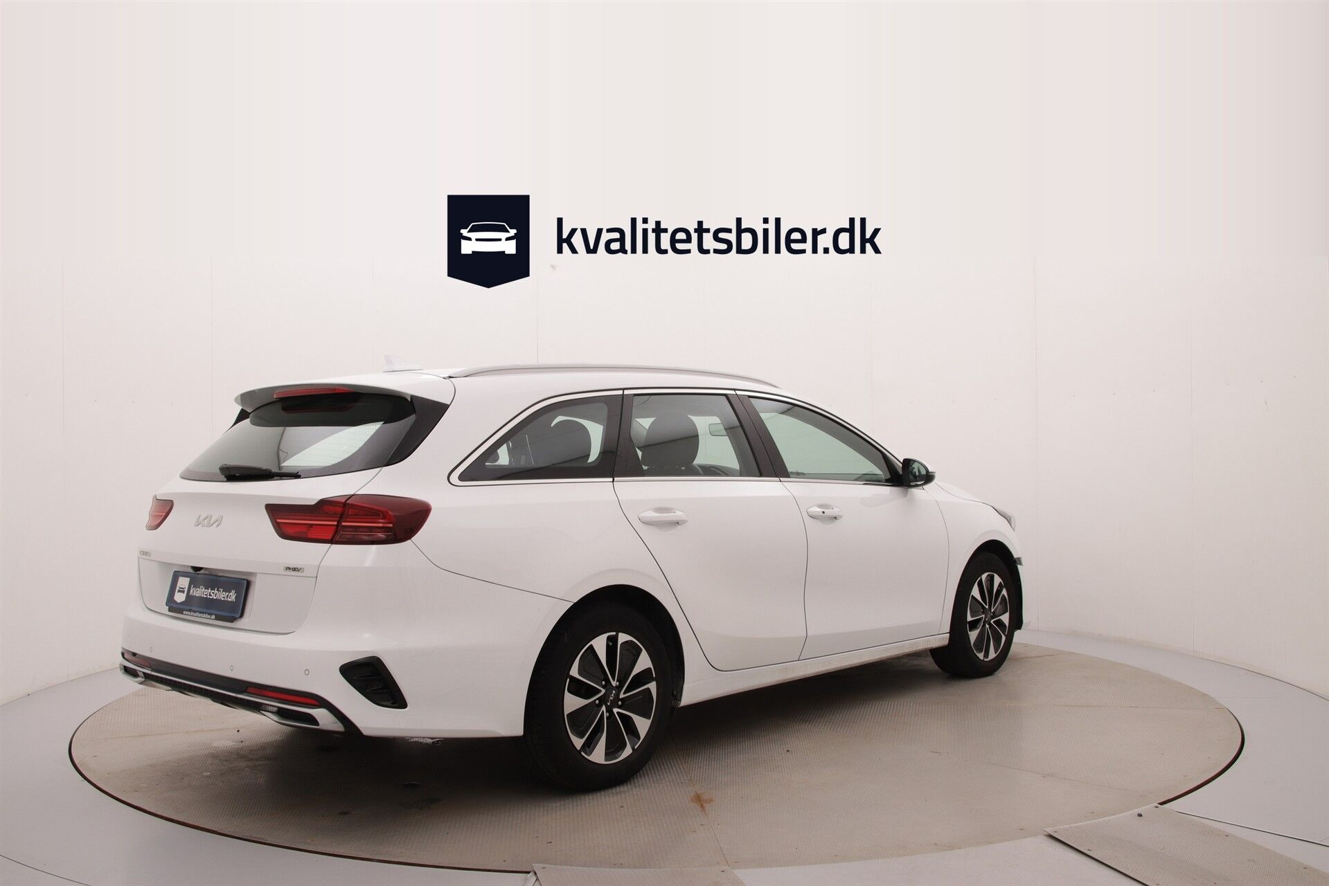 Hvid Kia Ceed fra 2023