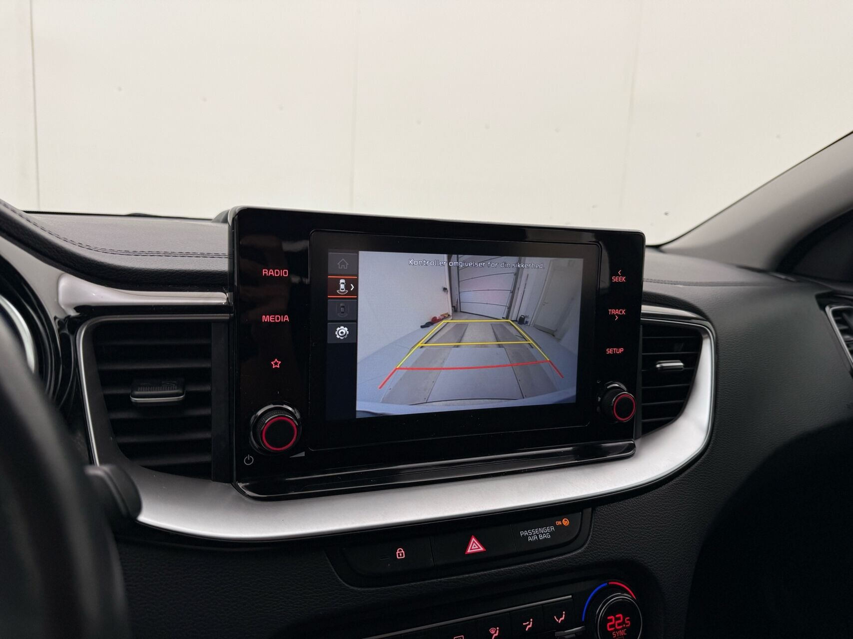 Hvid Kia Ceed fra 2023