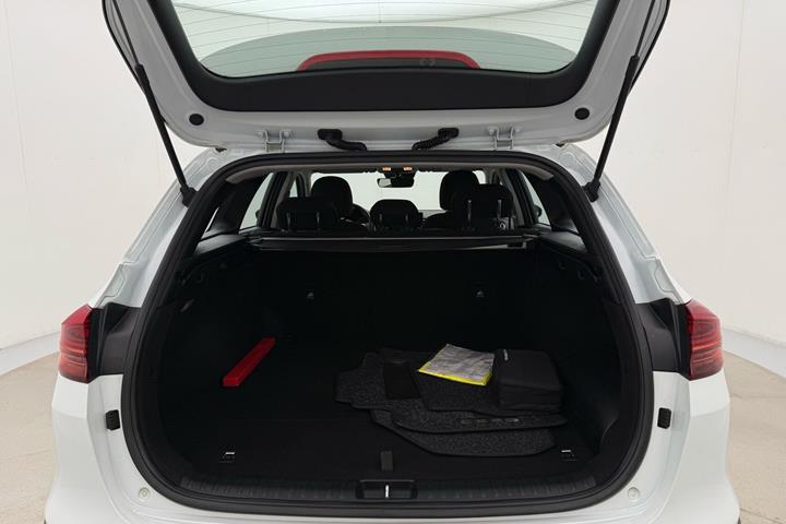 Hvid Kia Ceed fra 2023