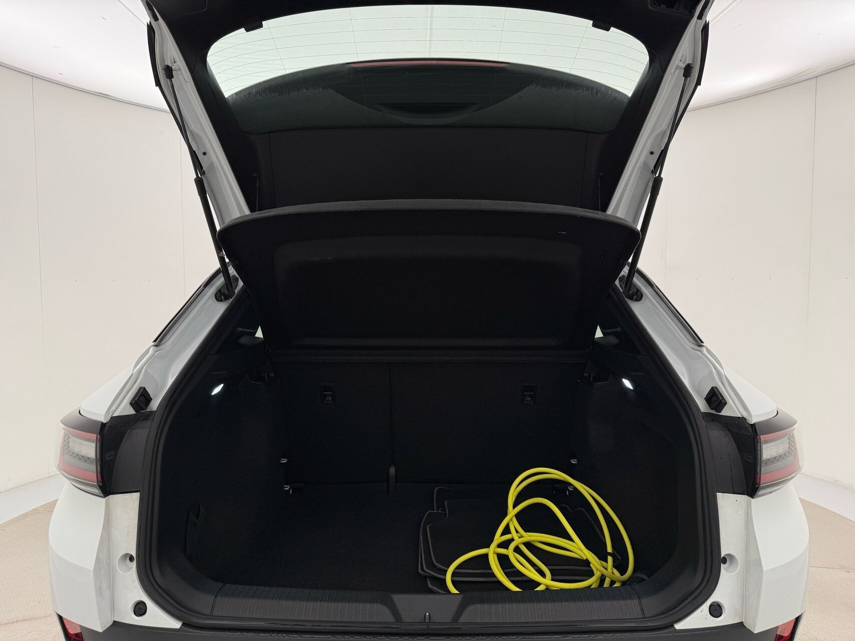 Hvid VW ID.4 fra 2023