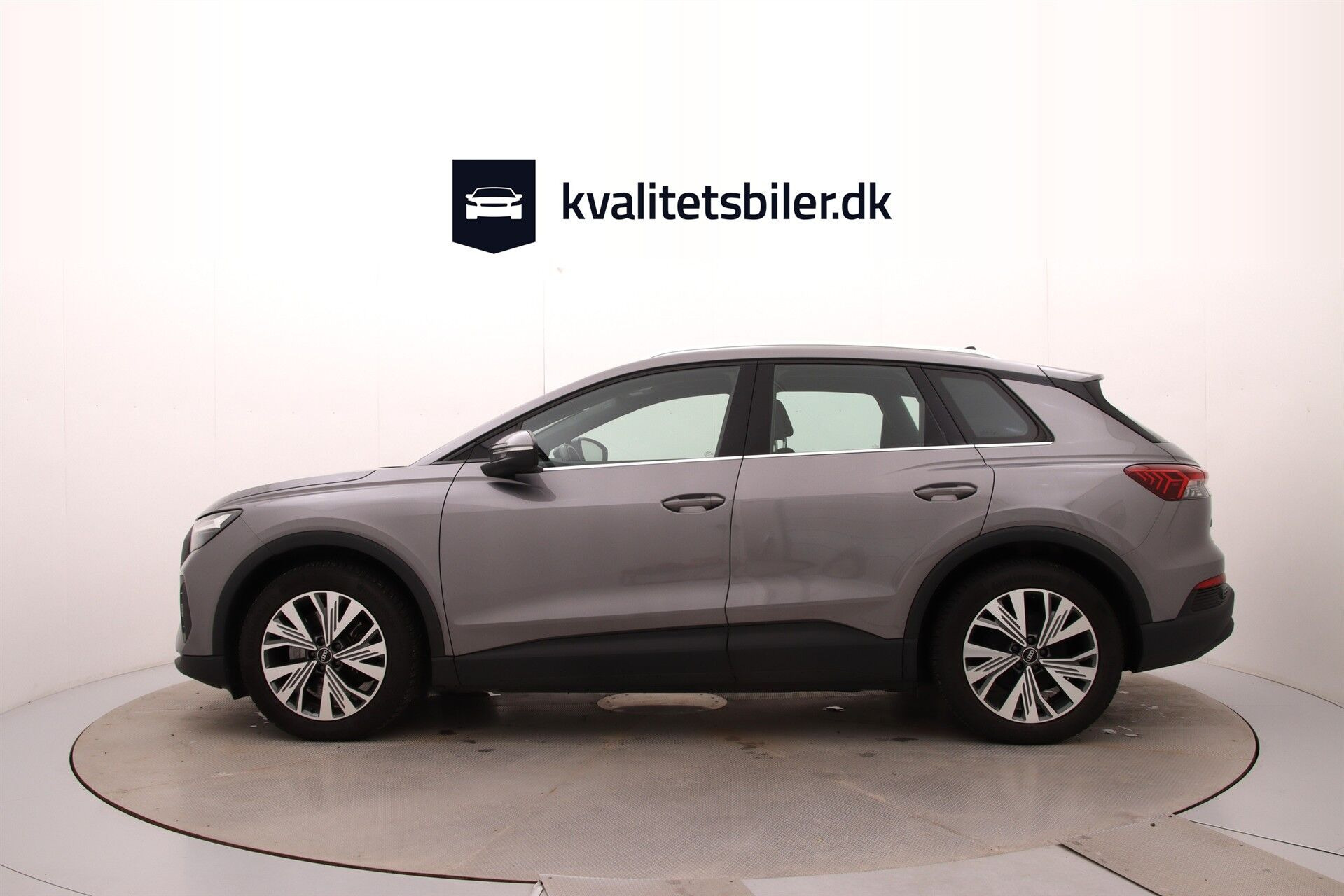 Grå Audi Q4 fra 2022