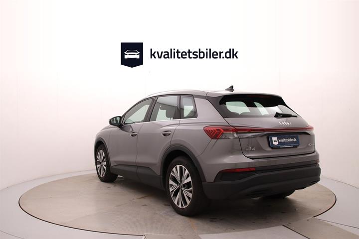 Grå Audi Q4 fra 2022