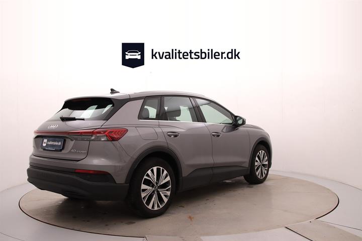 Grå Audi Q4 fra 2022