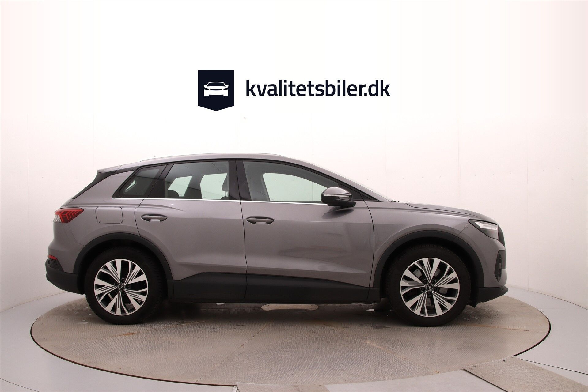 Grå Audi Q4 fra 2022