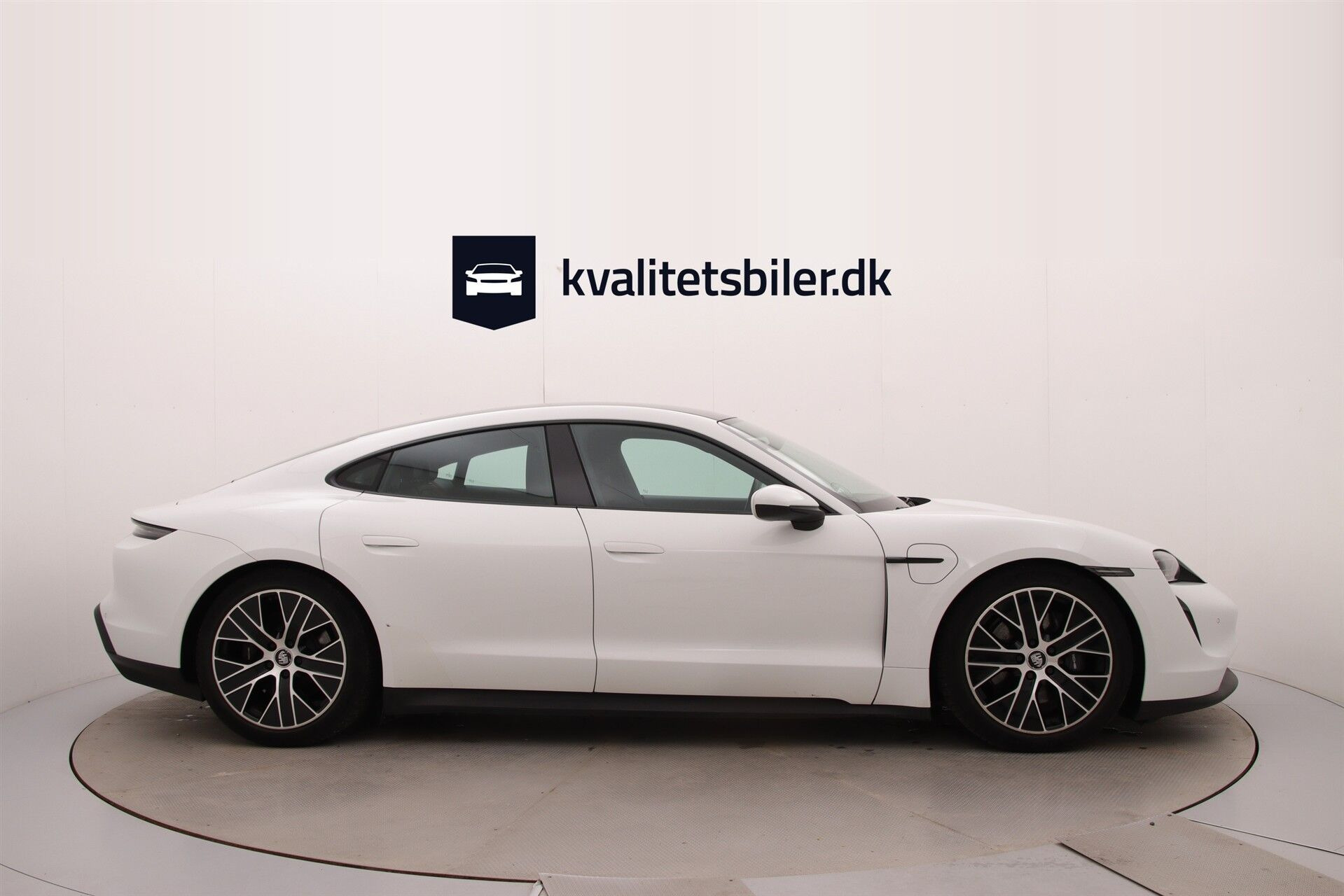 Hvid Porsche Taycan fra 2022
