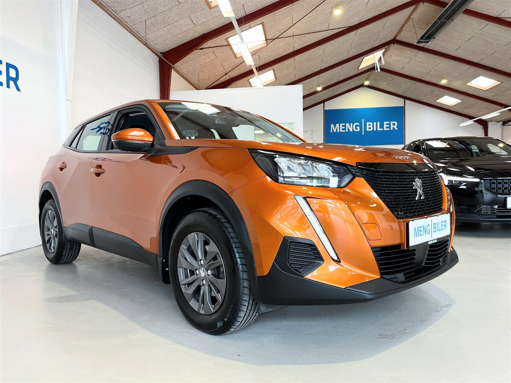 Orange Peugeot 2008 fra 2021