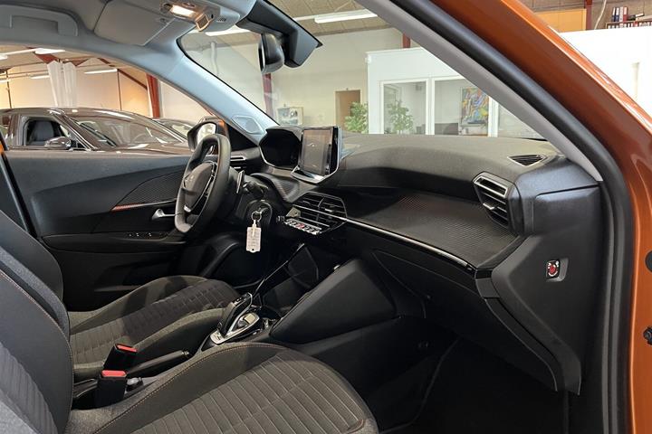 Orange Peugeot 2008 fra 2021