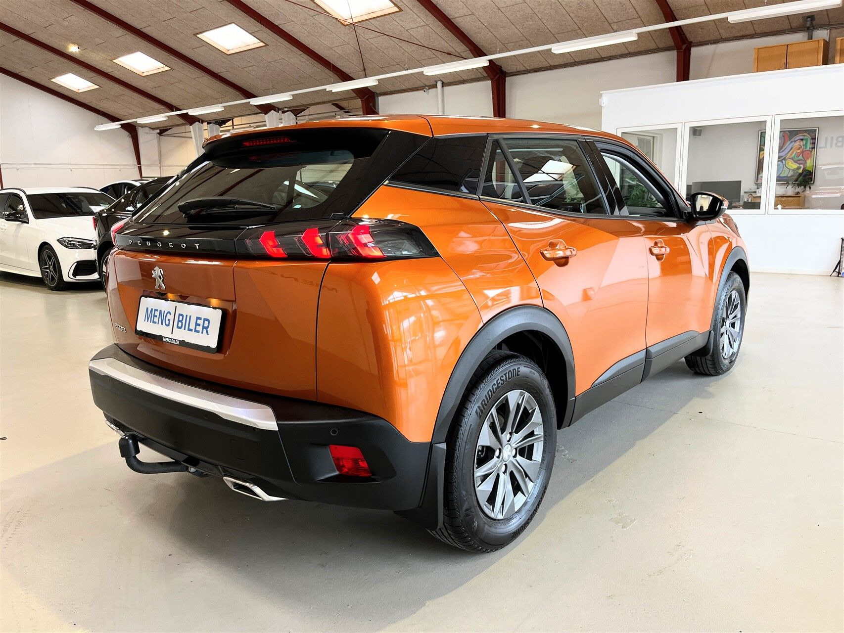 Orange Peugeot 2008 fra 2021