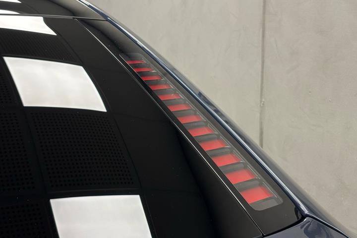 Blå Volvo ES90 fra 2026