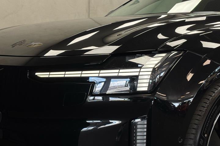 Sort Volvo ES90 fra 2026