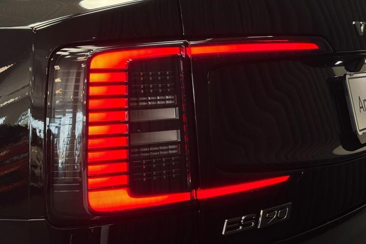 Sort Volvo ES90 fra 2026