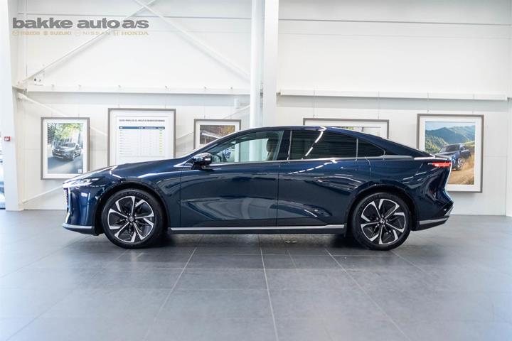 Blå Mazda 6e fra 2025