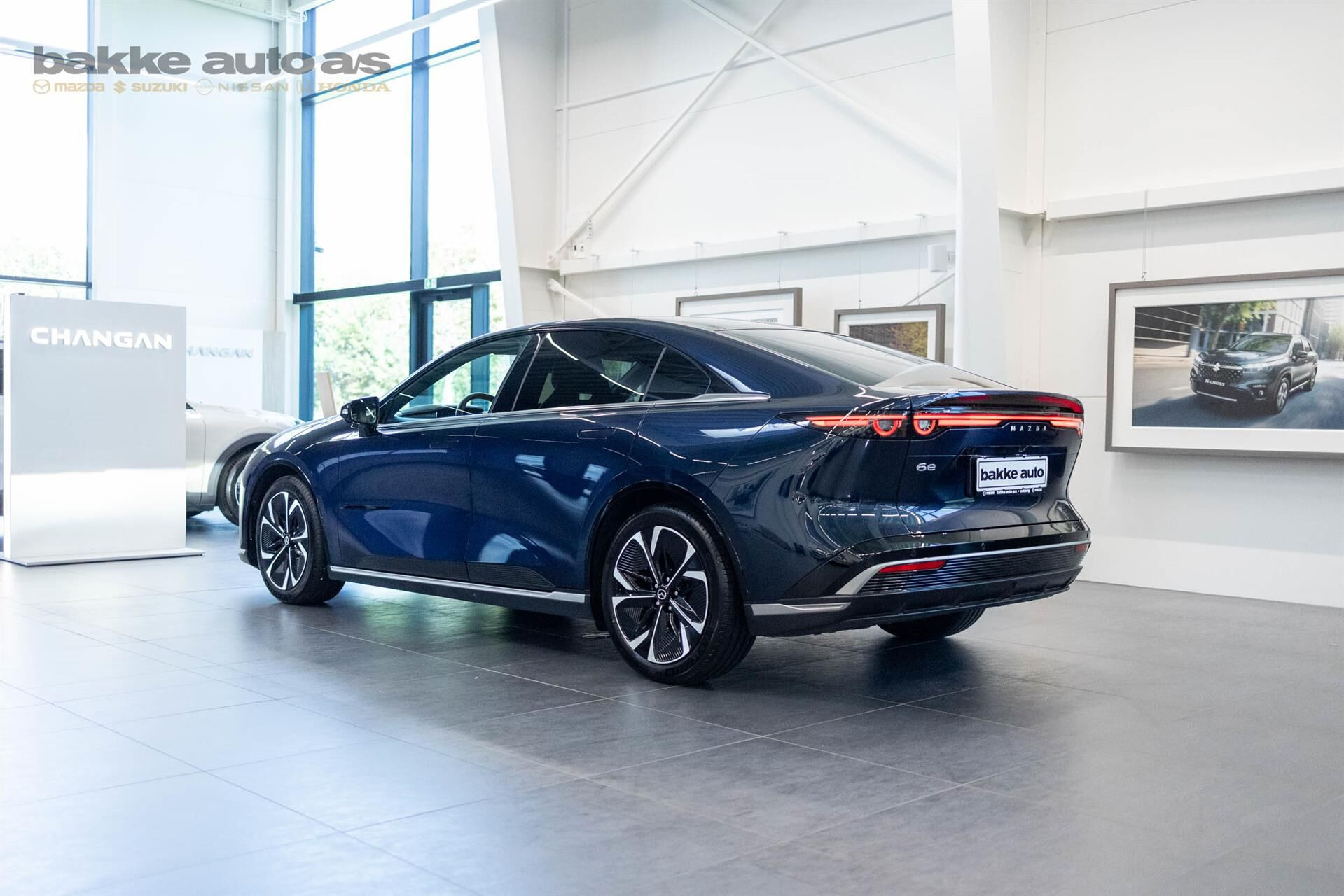 Blå Mazda 6e fra 2025