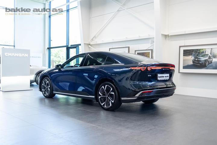 Blå Mazda 6e fra 2025