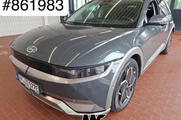 Grå Hyundai Ioniq 5 fra 2024