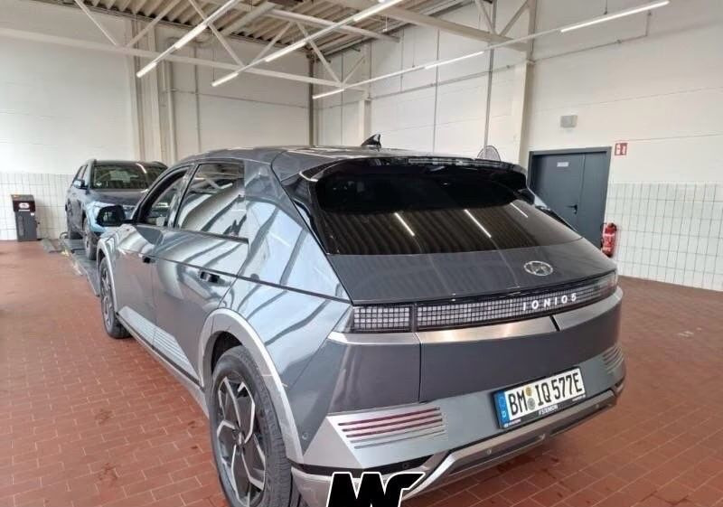 Grå Hyundai Ioniq 5 fra 2024