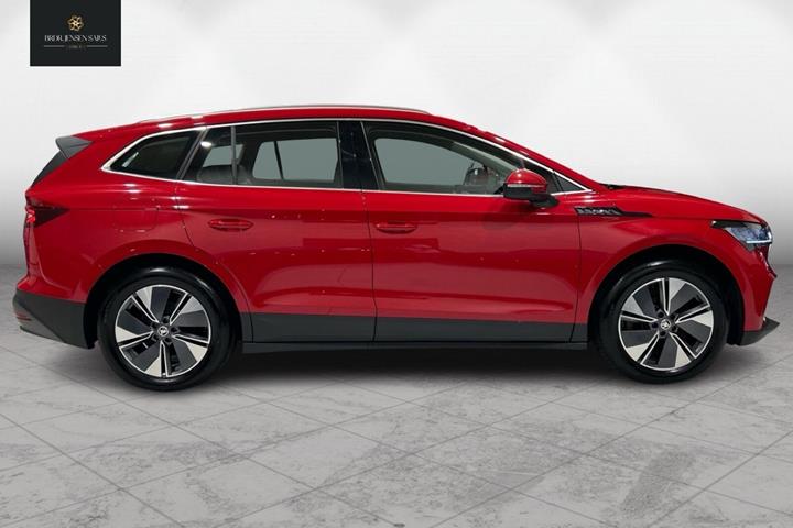 Rød Skoda Enyaq fra 2024
