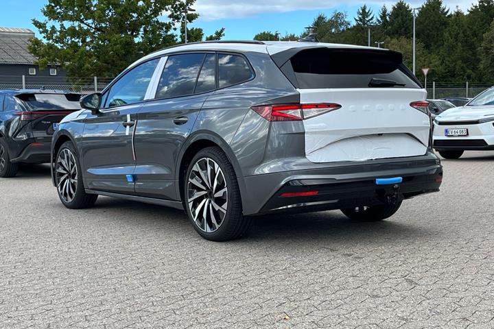 Grå Skoda Enyaq fra 2026
