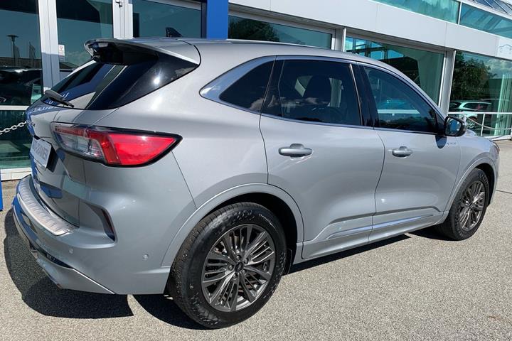 Sølv Ford Kuga fra 2020
