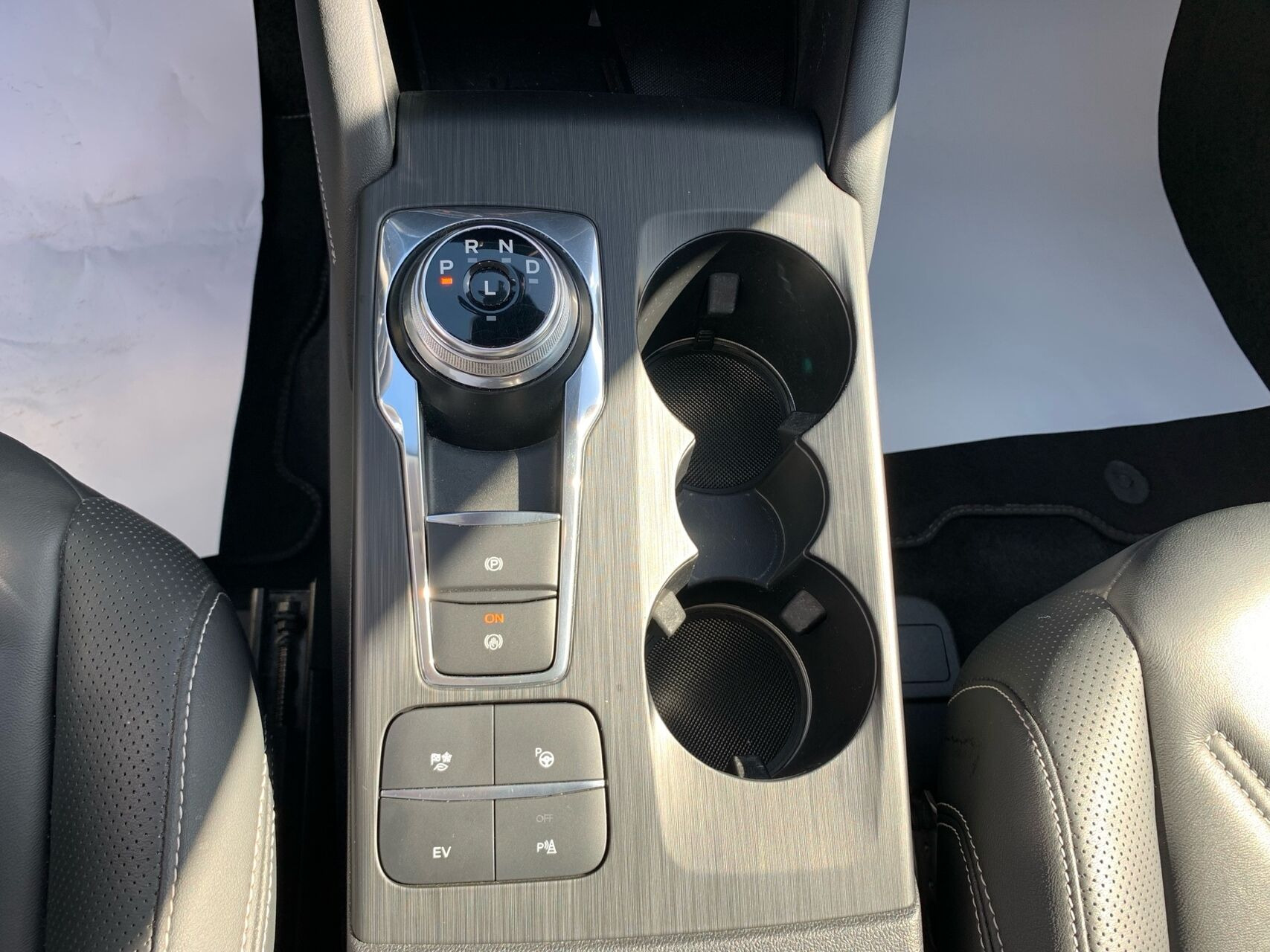 Sølv Ford Kuga fra 2020