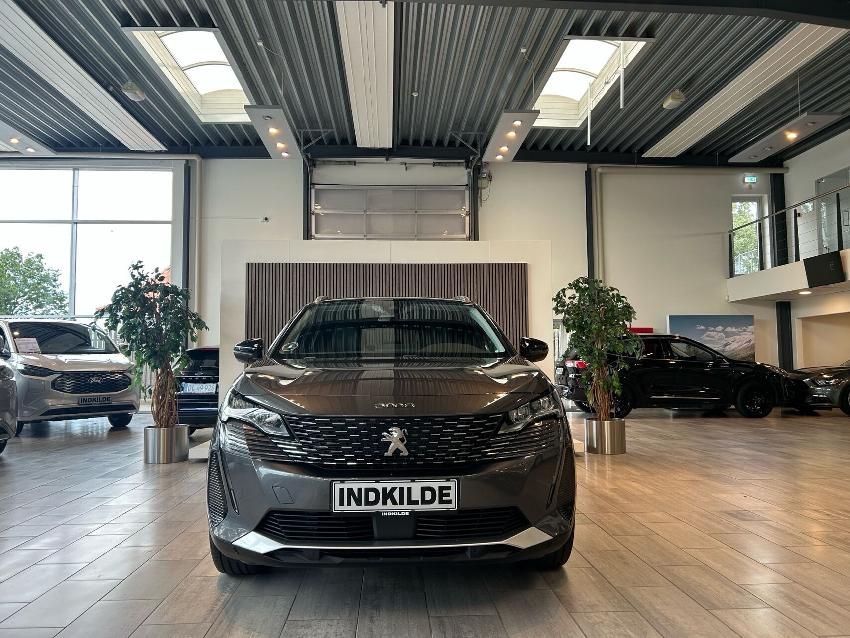 Grå Peugeot 3008 fra 2021