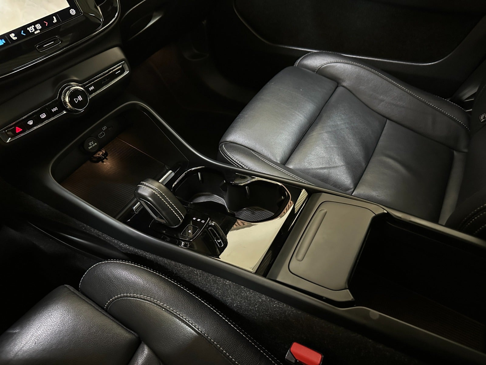 Sort Volvo XC40 fra 2021