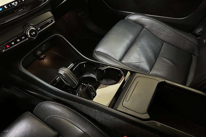 Sort Volvo XC40 fra 2021