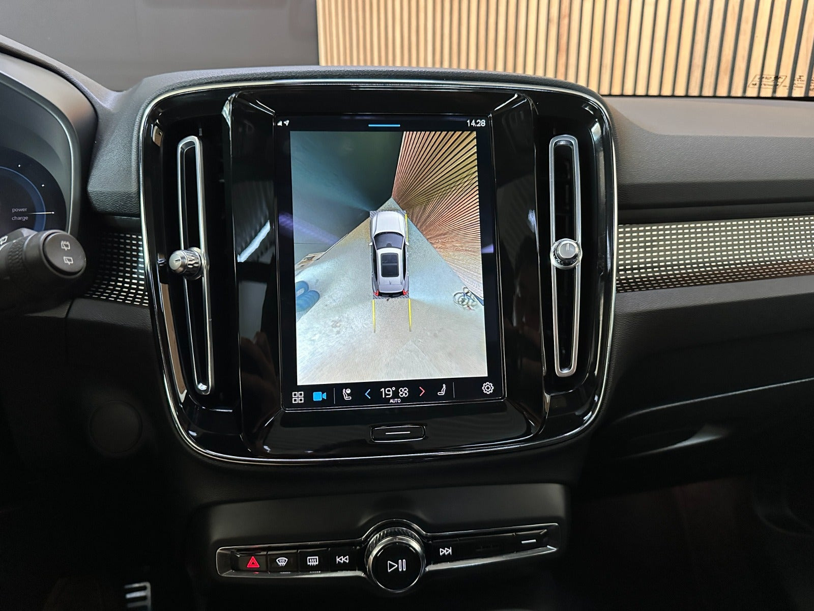 Sort Volvo XC40 fra 2021