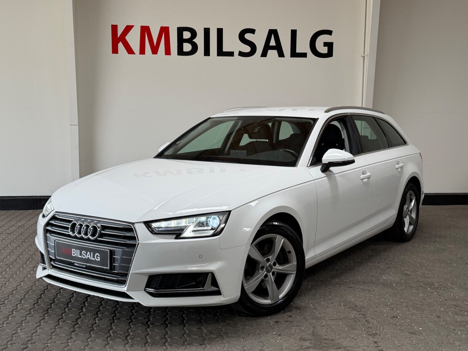 Hvid Audi A4 fra 2019
