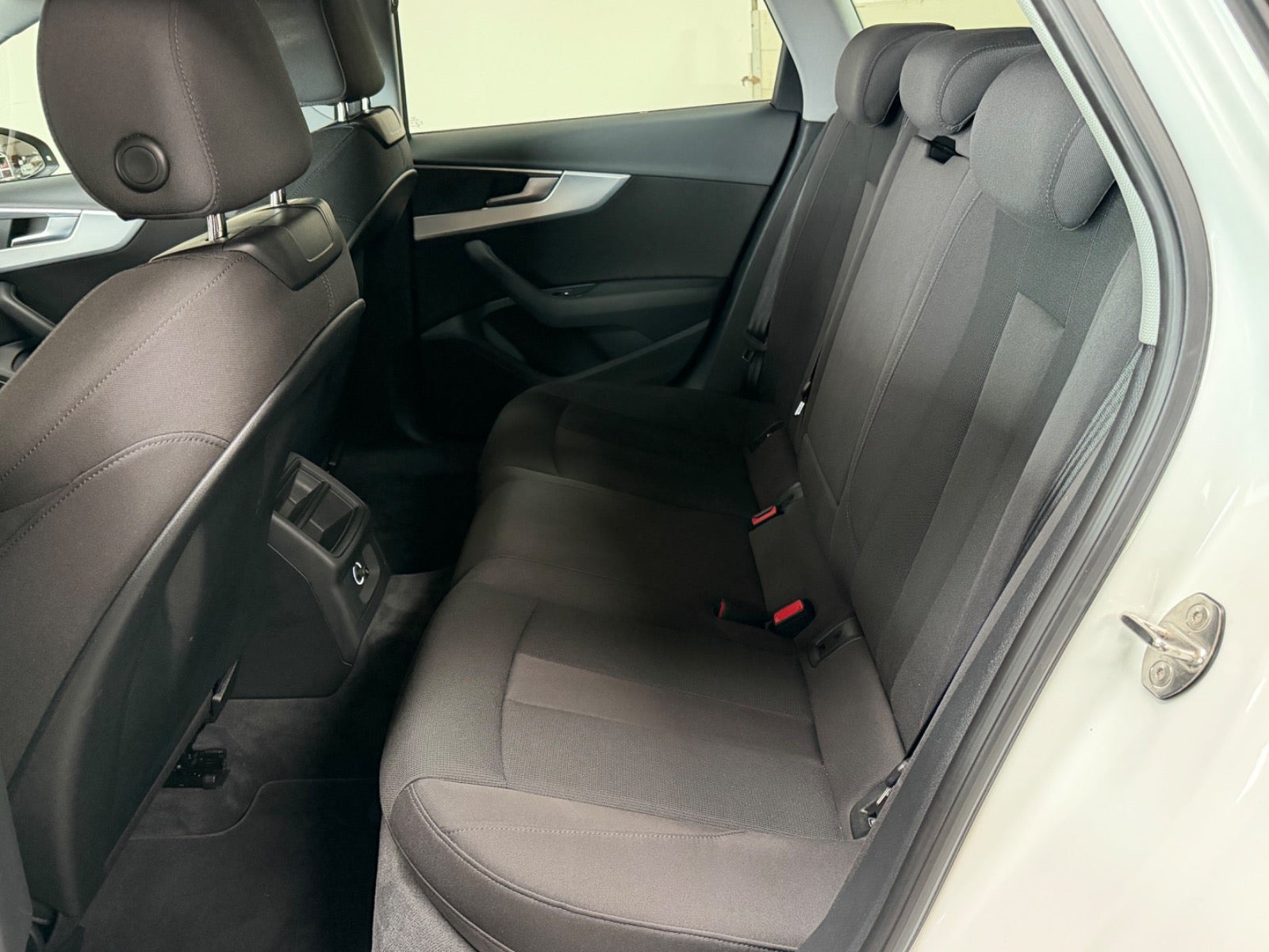 Hvid Audi A4 fra 2019