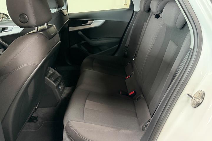 Hvid Audi A4 fra 2019