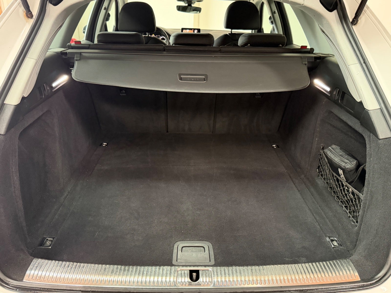 Hvid Audi A4 fra 2019
