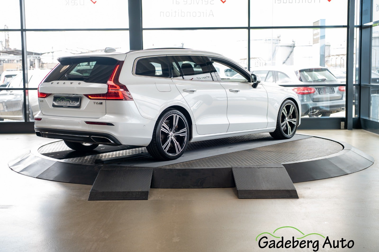 Hvid Volvo V60 fra 2019