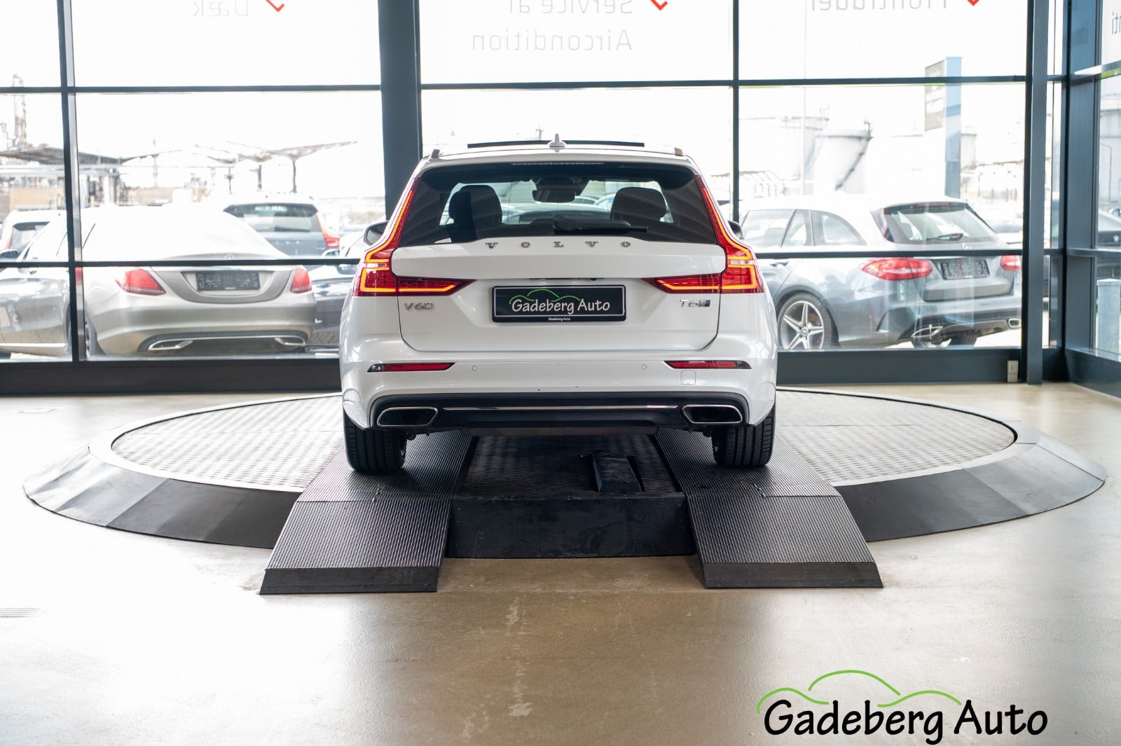 Hvid Volvo V60 fra 2019