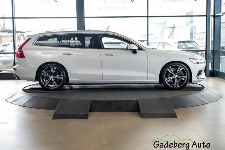 Hvid Volvo V60 fra 2019