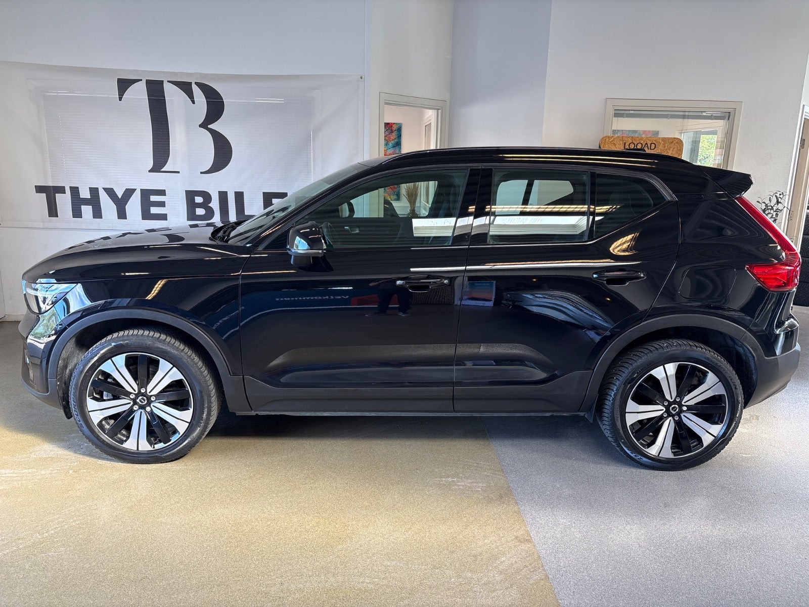 Sort Volvo XC40 fra 2023