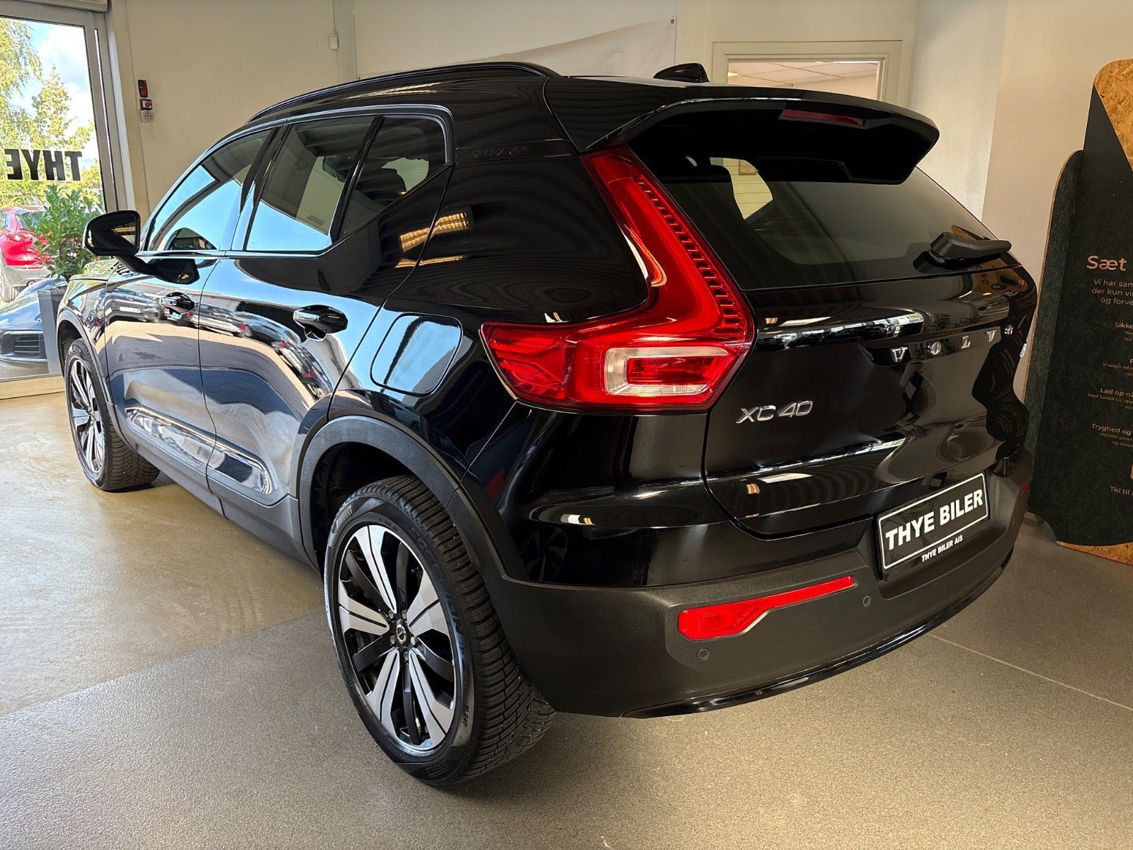Sort Volvo XC40 fra 2023
