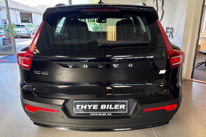 Sort Volvo XC40 fra 2023