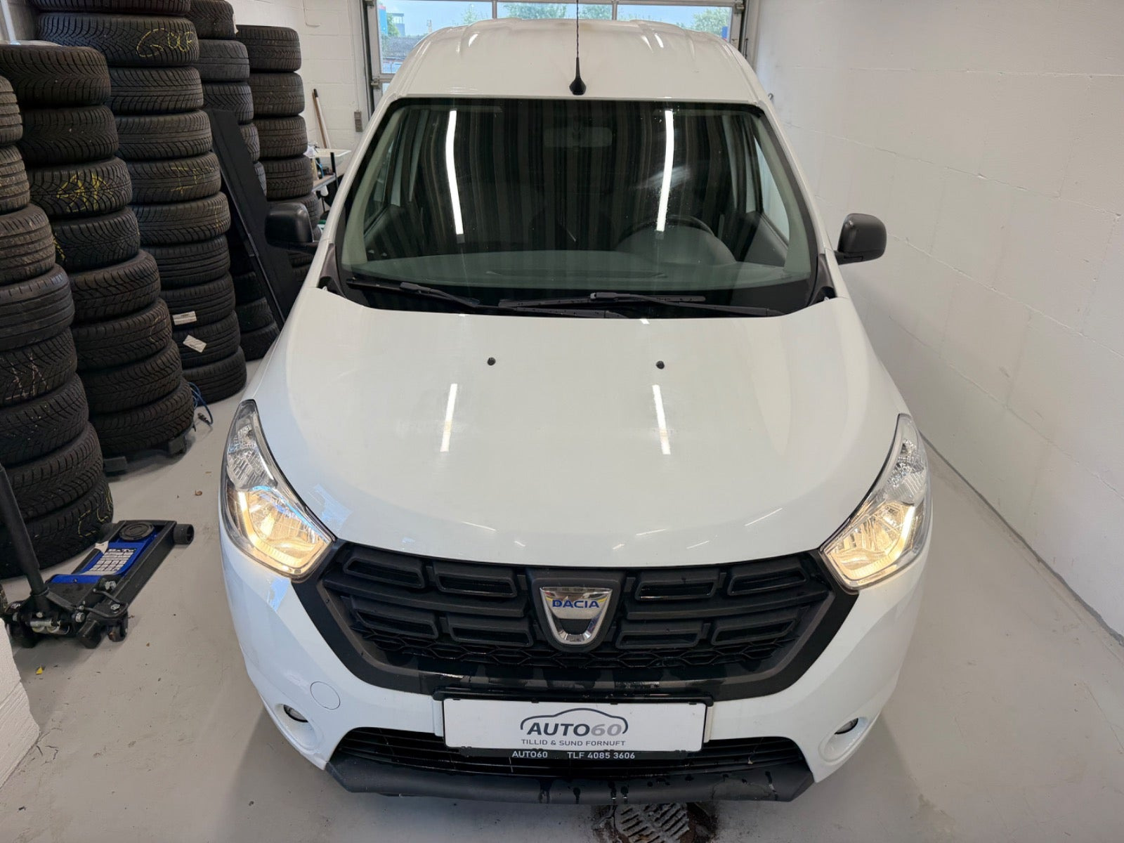 Hvid Dacia Dokker fra 2019