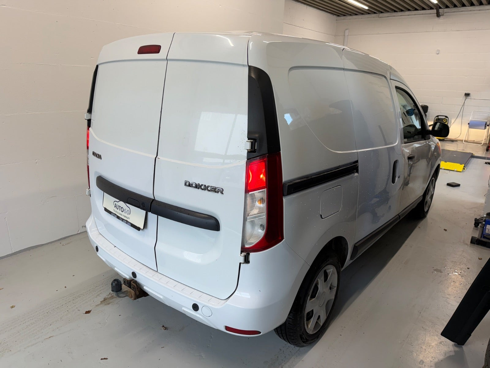 Hvid Dacia Dokker fra 2019