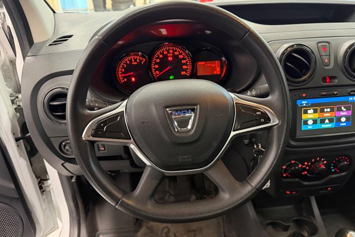Hvid Dacia Dokker fra 2019