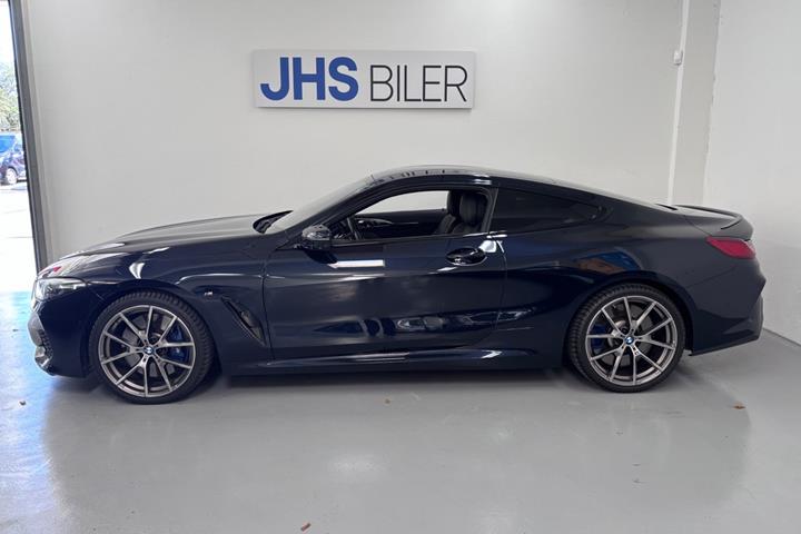 Sort BMW M850i fra 2020