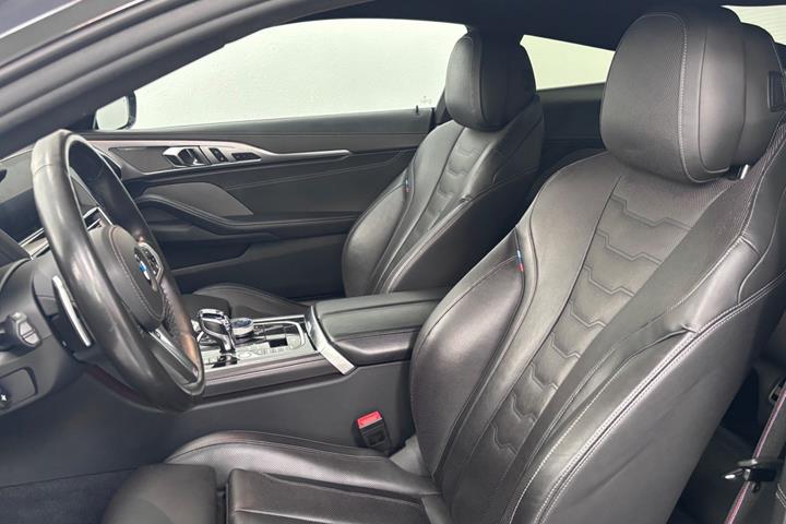 Sort BMW M850i fra 2020