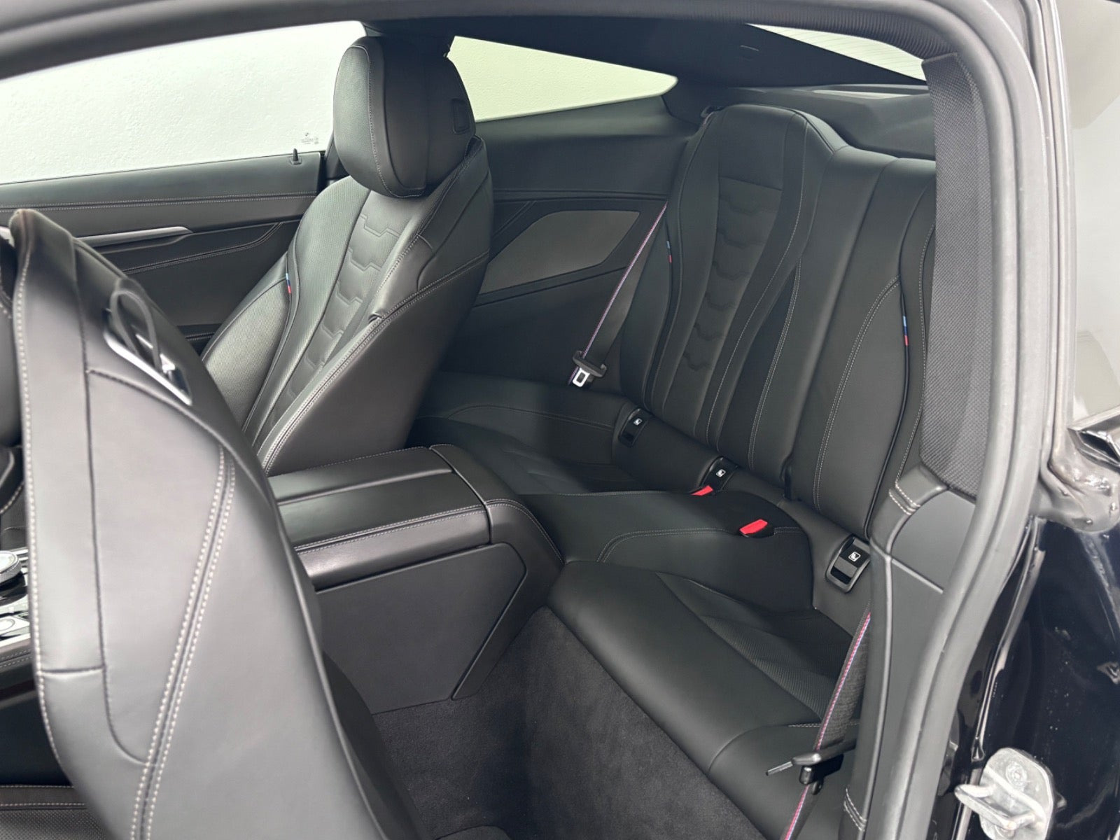 Sort BMW M850i fra 2020