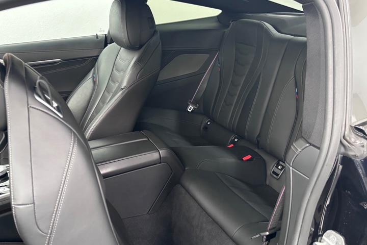 Sort BMW M850i fra 2020