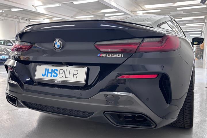 Sort BMW M850i fra 2020