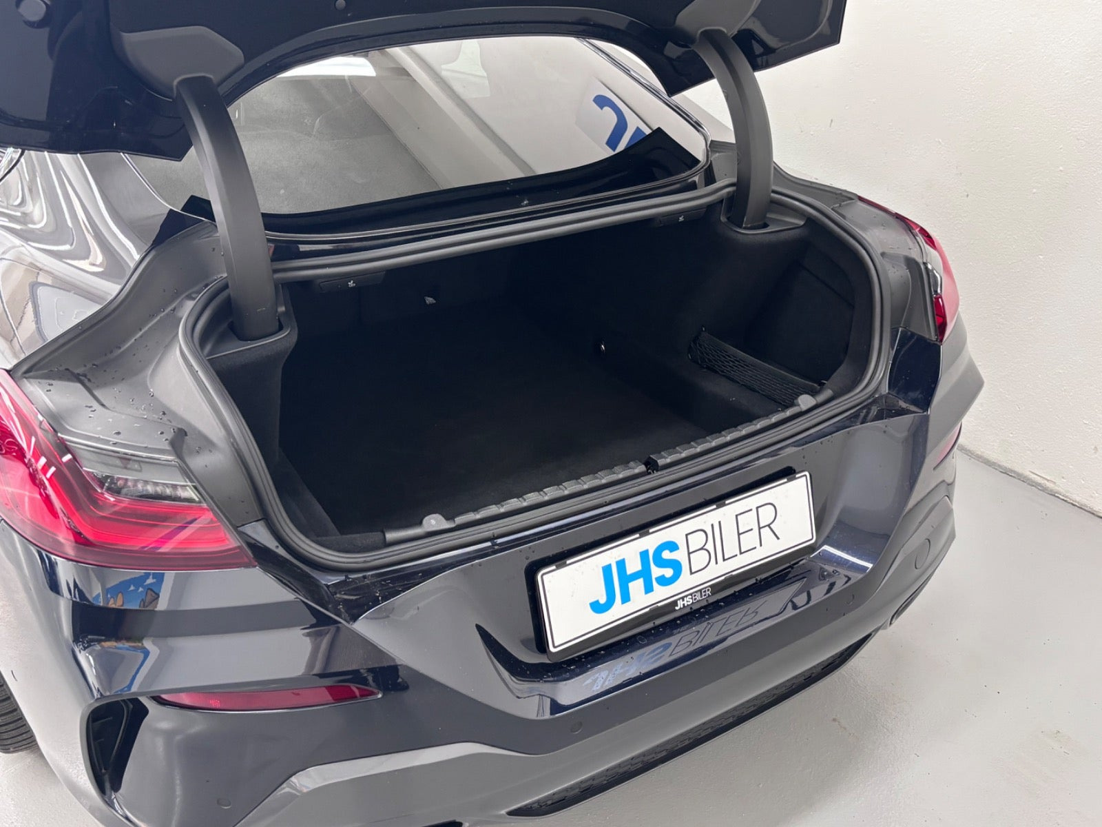 Sort BMW M850i fra 2020