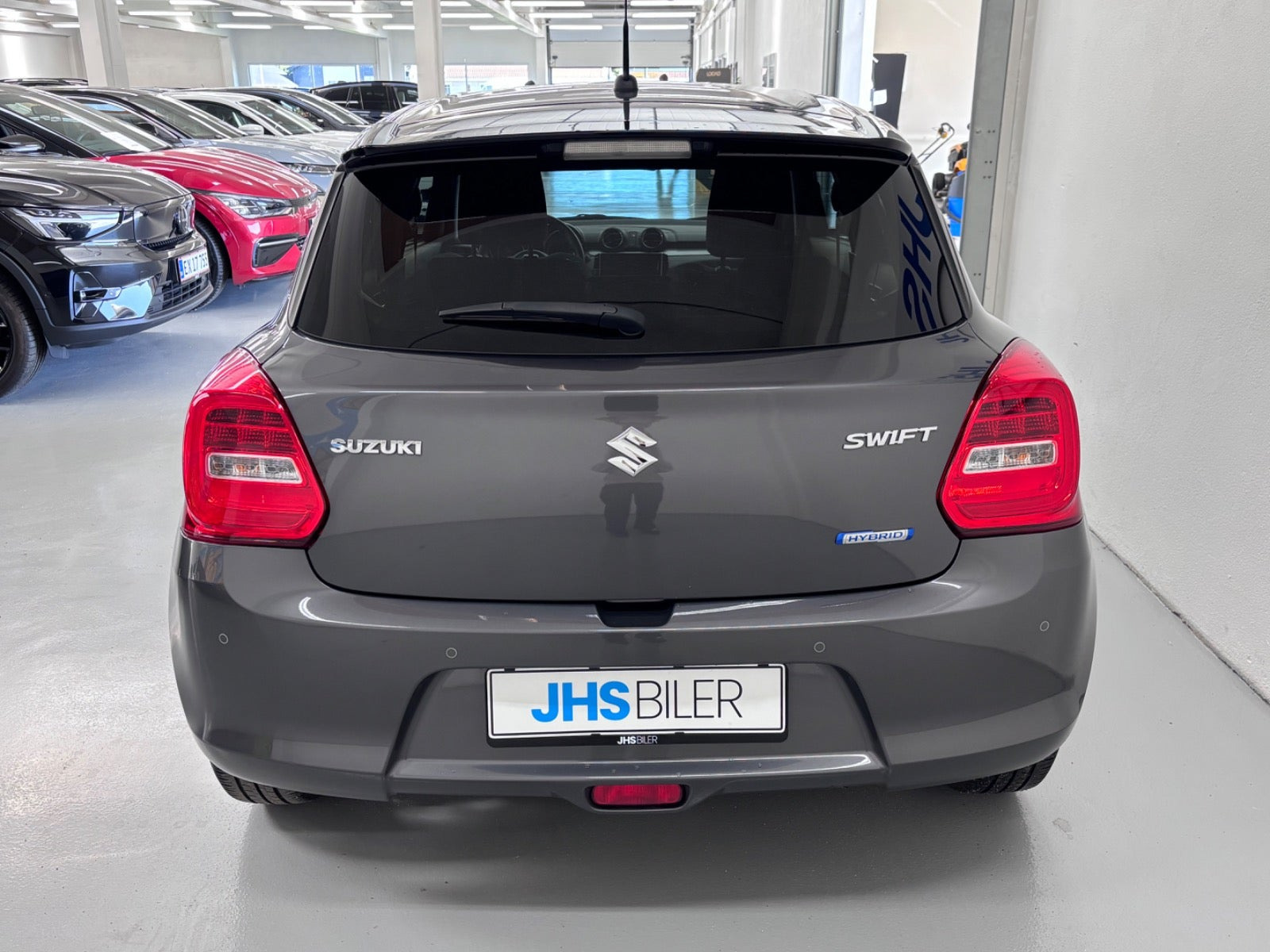 Grå Suzuki Swift fra 2020