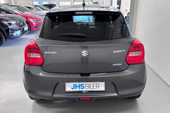 Grå Suzuki Swift fra 2020